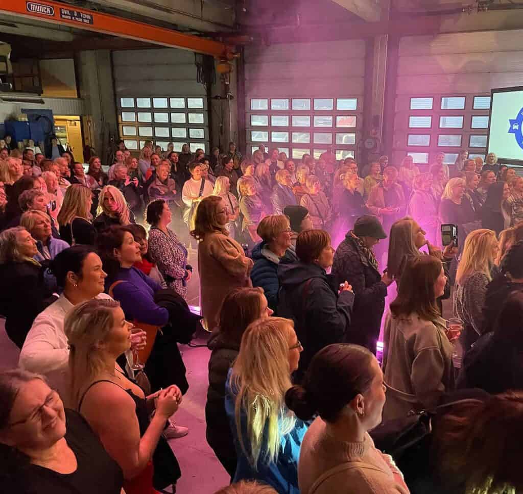 Bildet fra Damenes aften hos Teknisk Bureau AS